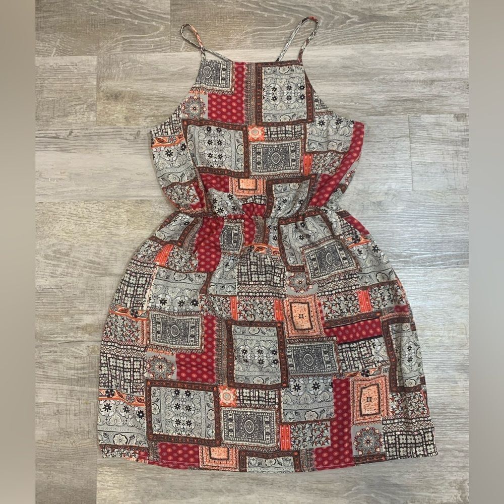 NWT Everly Multi print crisscross back dress with pockets - Picture 8 of 13